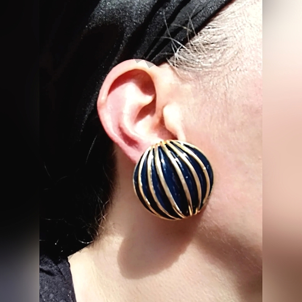 Vintage 90s navy blue enamel CHUNKY STRIPED earrings round dome gold STATEMENT